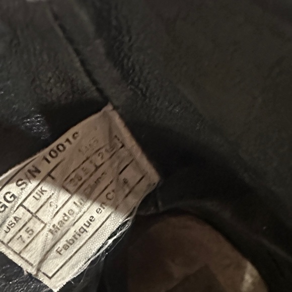 UGG Black Leather Fabrizia biker ankle booties side zipper 2 side belt buckles - Picture 14 of 16